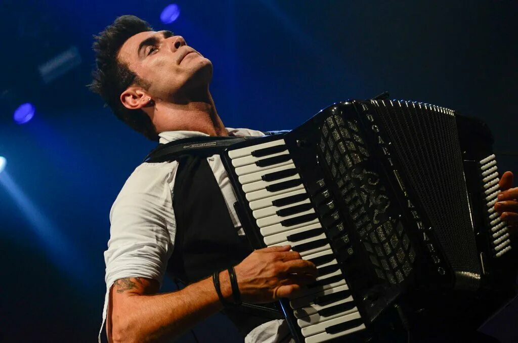 Петр дранга 2022. Аккордеонист петр дранга. Дранга. Дранга. Пётр дранга аккордеон.