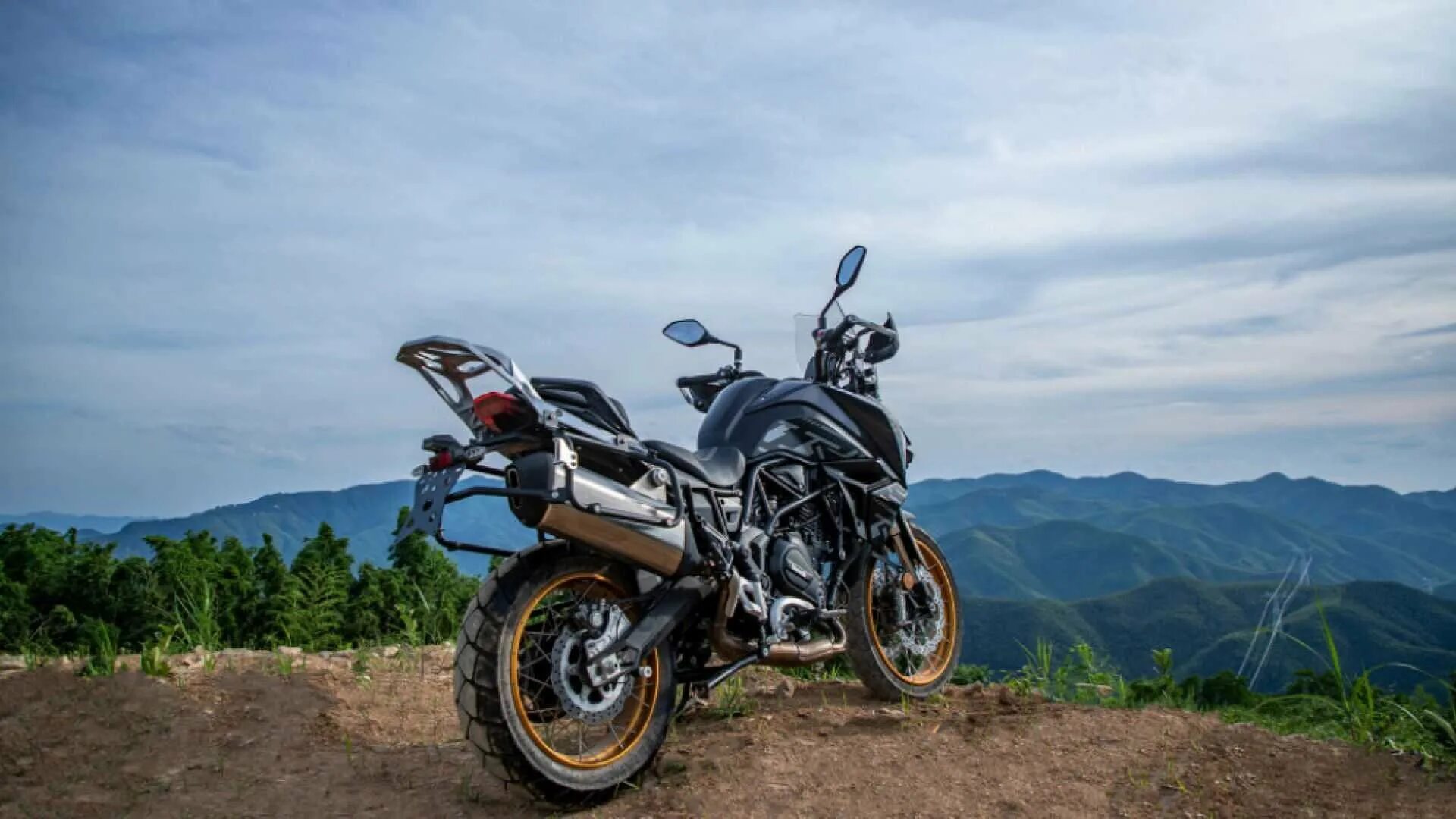 Ктм 950 супер эндуро. Тур эндуро бмв 1200. Ктм эндуро 1200. Эндуро турист 250. Эндуро турист ктм.