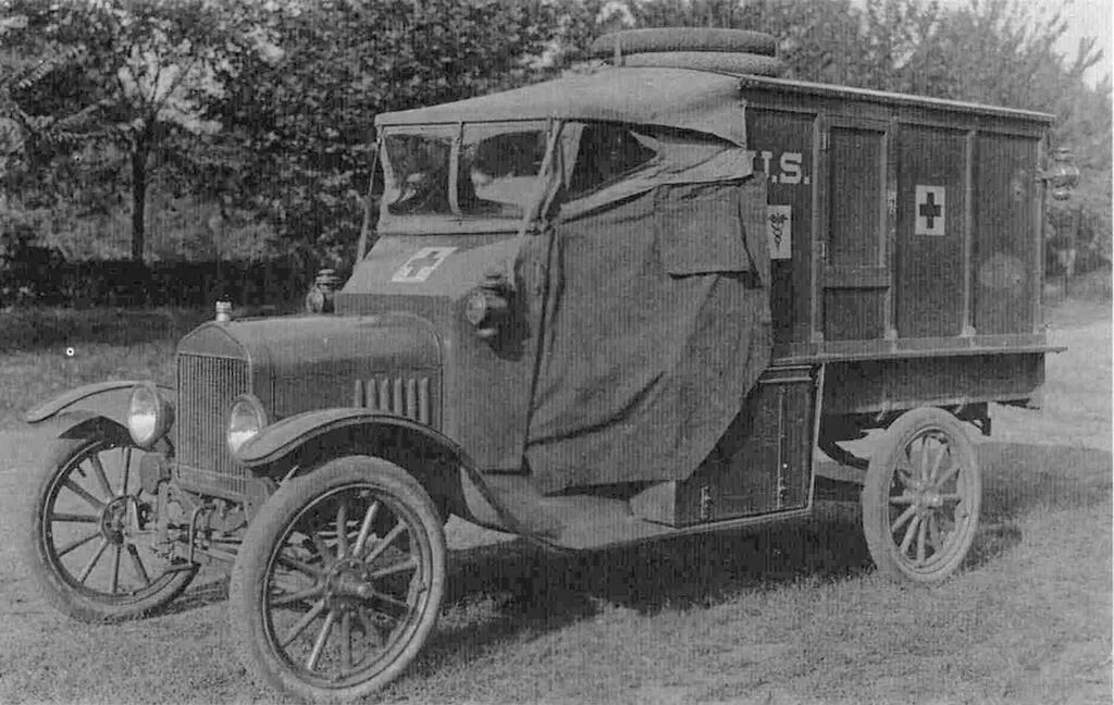 Автомобили первой мировой. Ford t Ambulance 1917. Модель т Форд 1917. Грузовой Ford t 1917. Автомобили Форд т первой мировой войны.