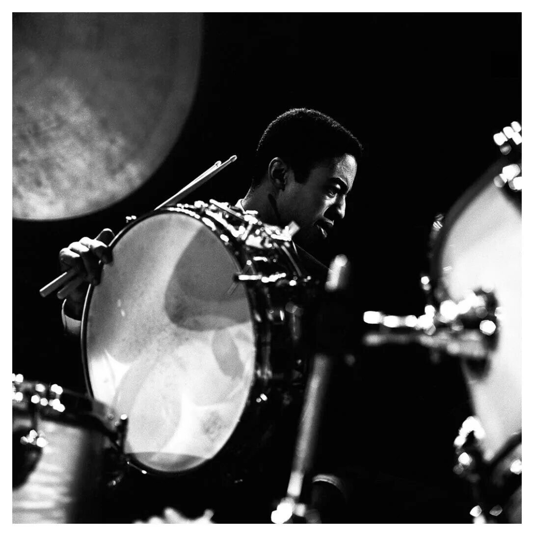 Tony williams. Тони уильямс (барабанщик). тони джаз. tony newman (drummer). джазовый барабанщик.