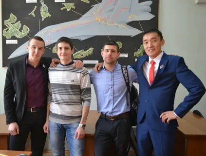 32 студента