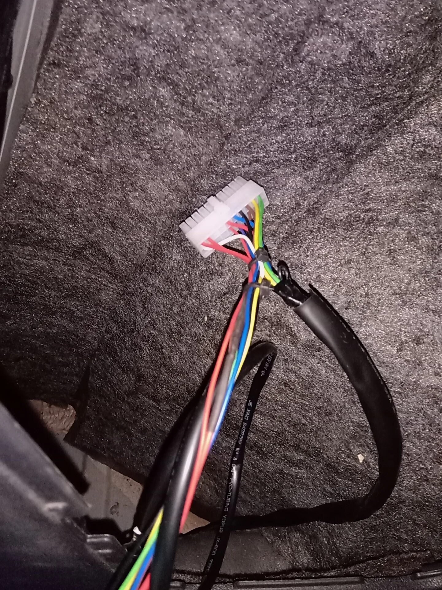 Подключаем прицепное рено логан 1. Рено меган 2 эл. Проводка для прицепа рено логан 1. Подключение электрики фаркопа на рено каптур. Провода к фаркопу рено дастер.