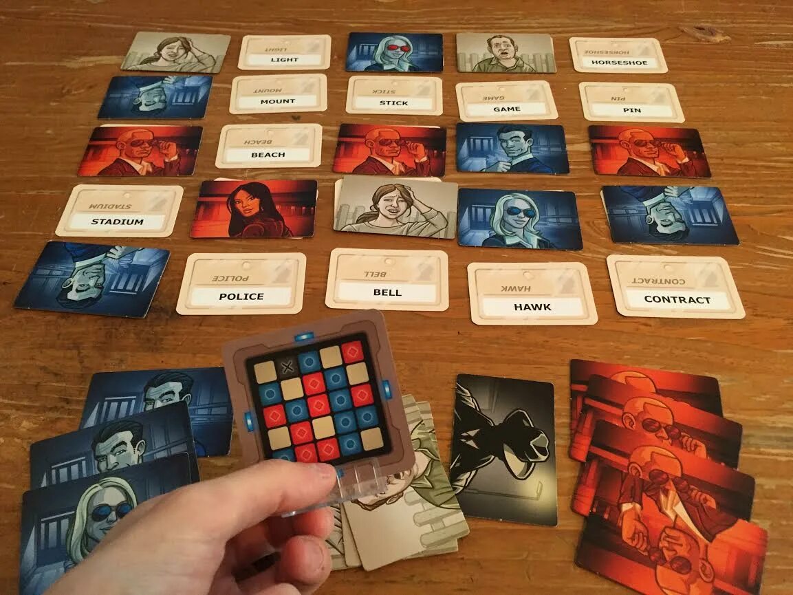 Игра Codename. Коднеймс настолка. Настольные игры типа Codenames. Настольная игра codename