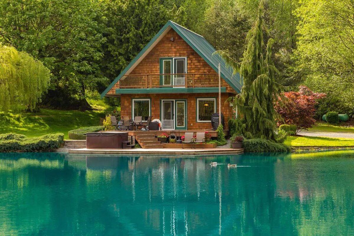 House near the lake. «Дом у озера Ванзее» (1925. Домик у озера Нерцы. Дом у озера штат Монтана.