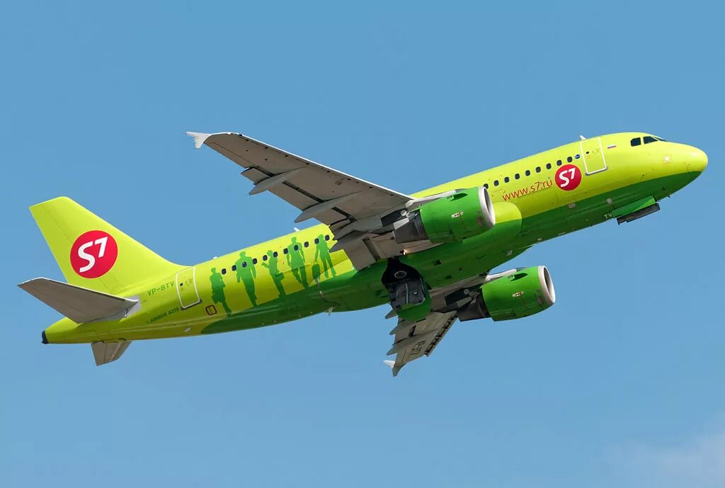 Airbus a319 s7. Аэробус а320 s7. Аэробус а319 s7 Airlines. Самолет Airbus a319 s7 Airlines салон.