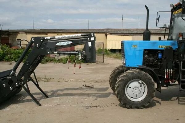 1. 1 погрузчик. Погрузчик фронтальный азас пфу. Мтз 82. Мтз 82 с куном.
