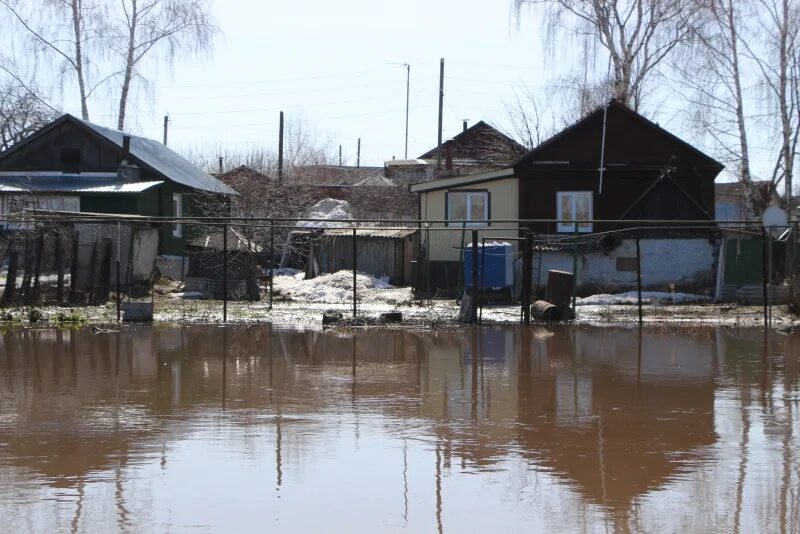 В каких районах подтопление. Половодье в Петровске Саратовская область. Подтопление в Саратовской области. Паводок в Петровске Саратовской. Паводок в Петровске Саратовской области 2023.