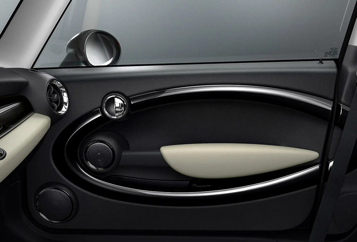 Htc one mini 2. Tecno m1 mini. Трековый мини купер 1 поколения. Tecno m1 mini. Tecno m1 mini.