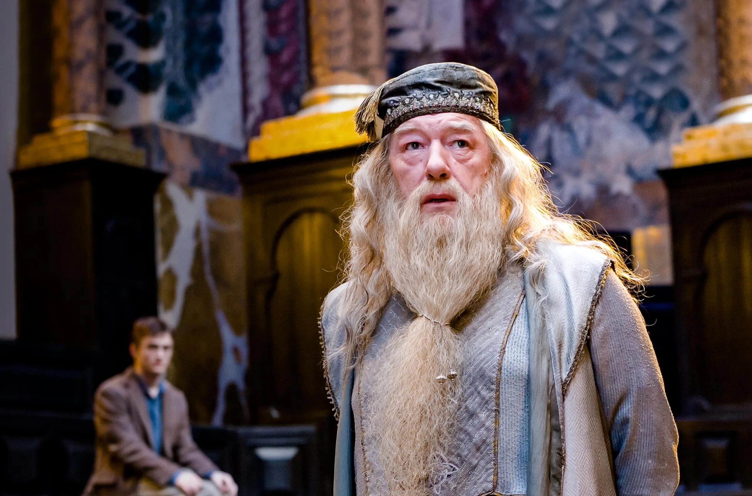 Ричард харрис гарри поттер. Дамблдор плохой персонаж. Альбус дамблдор воландеморт. Майкл гэмбон властелин колец. Дамблдор плохой персонаж.