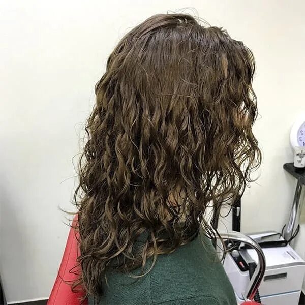 Super loose highlighted curls. Curls, Trendy short hair styles, Permed hairstyle