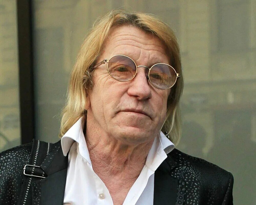 Валерий кавалеров. Республика шкид мамочка актер. Александр александр. Кавалеров, александр александрович. Александр кавалеров фото.