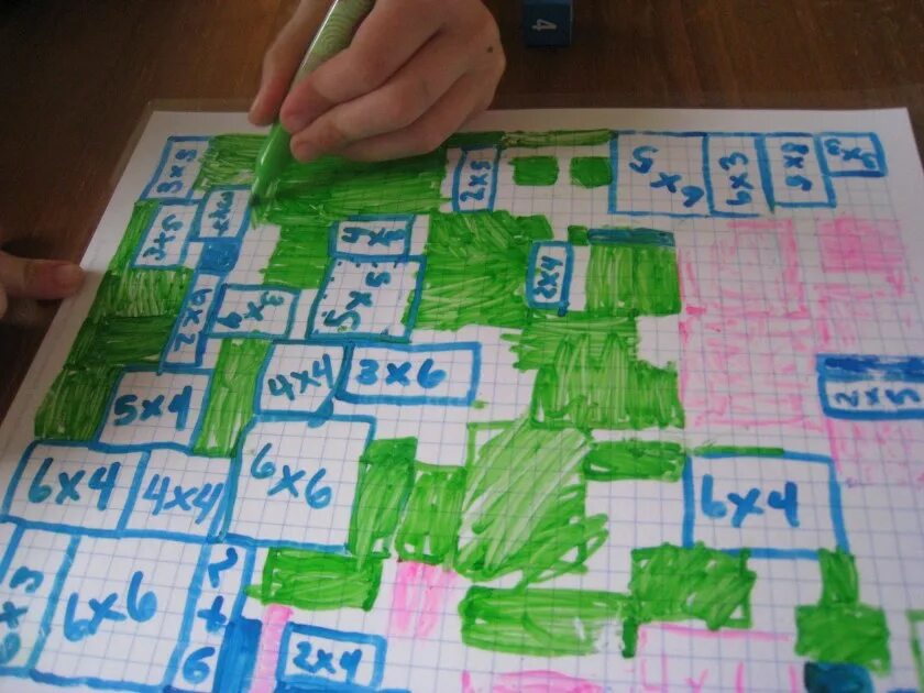 Игры лист есть. Игры на листе бумаги. Игры на бумаге в клеточку. Интересные игры на бумаге. Игры на листочке бумаги.