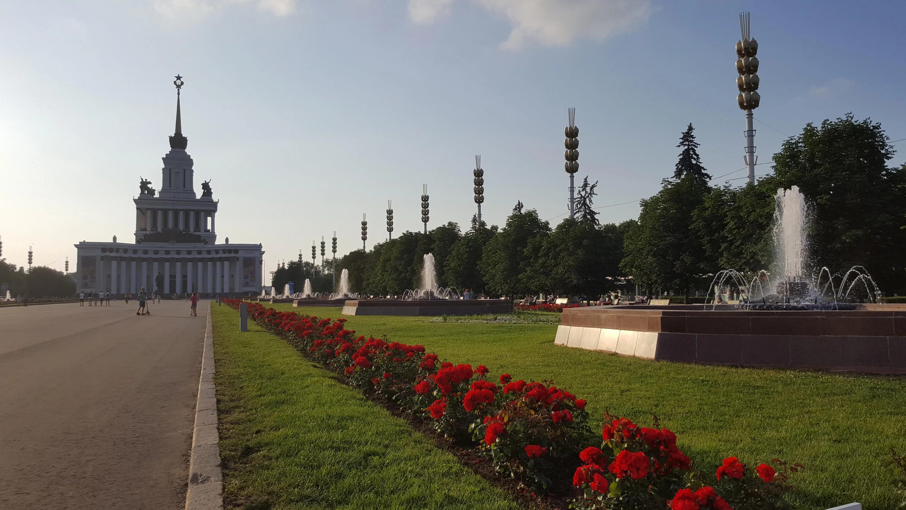 Пензенская область на вднх. ВДНХ МГУ. ВДНХ Москва правительство. Главное здание МГУ на Воробьёвых горах. ВДНХ лето 2021.