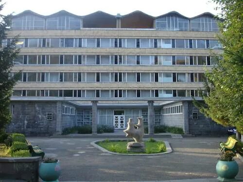 Санатории армении сайты. Бальнеологический курорт джермук. Hyatt place jermuk. Курорт джермук санаторий. Олимпия санаторий джермук.