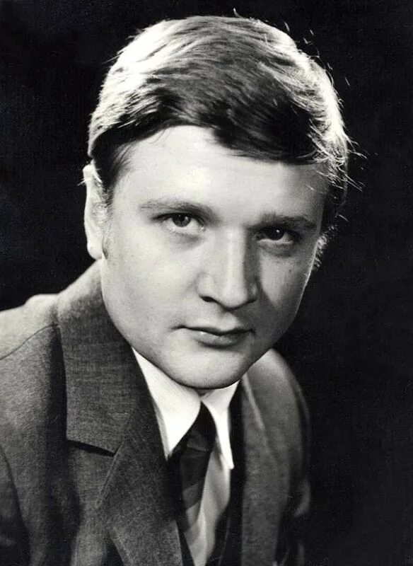 Сергей мадянов. Заслуженный артист мадянов. Артист роман мадянов. Роман мадянов. Роман мадянов колобков.