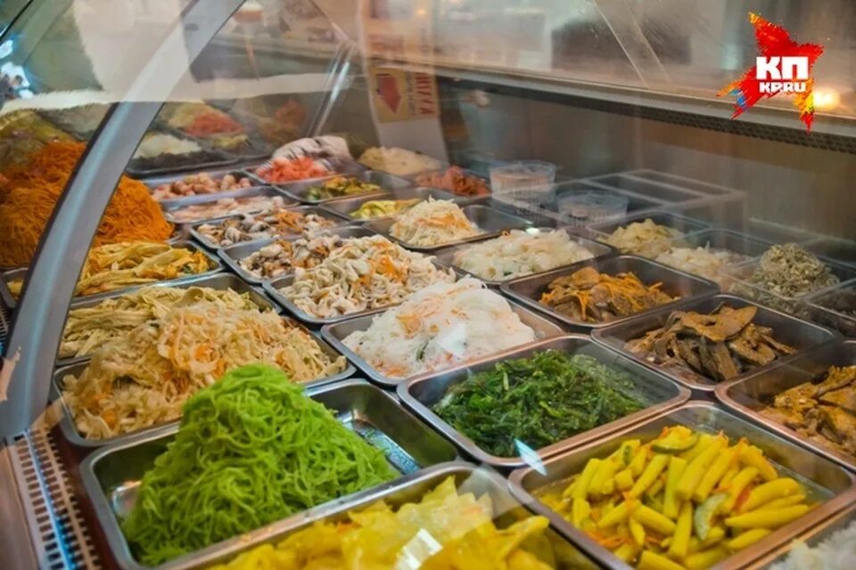 Какие салаты продавать. Салаты на продажу в магазины. Посуда для корейских салатов. Готовые салаты в магазинах. Какие салаты продавать.