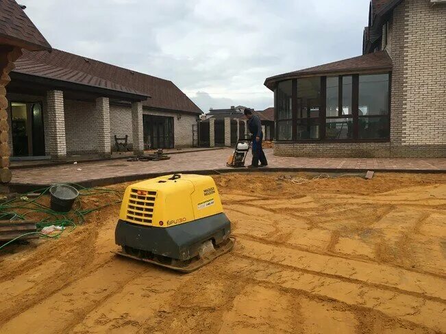 бригадир екатеринбург. бригадир. бригадир логотип. стяжка бригадир, столяров. бригадир воронеж.