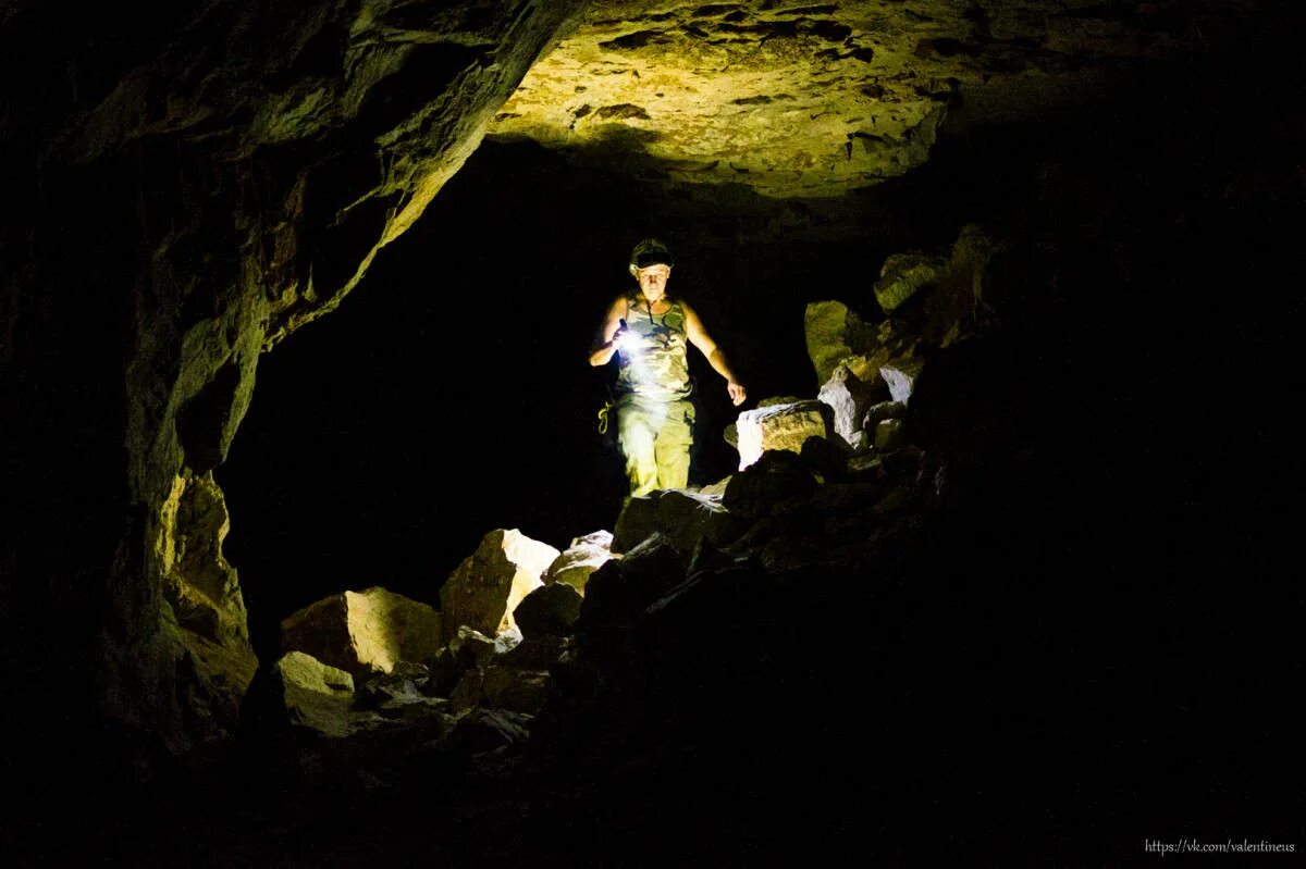 пещера фантазия икеньская. белобомская пещера. пещера автор. серебряный грот. большая азишская пещера.