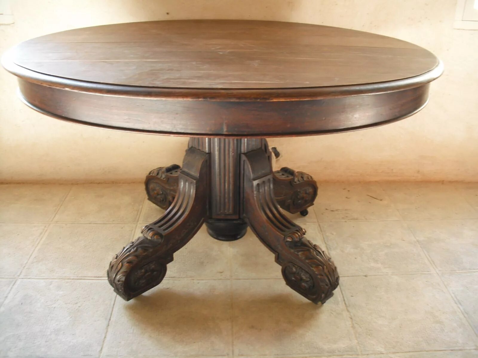 Стол массив спб. Стол круглый обеденный Wilson (160) орех. Круглый стол из массива дерева. Стол круглый раздвижной. Круглый обеденный стол из массива дерева.
