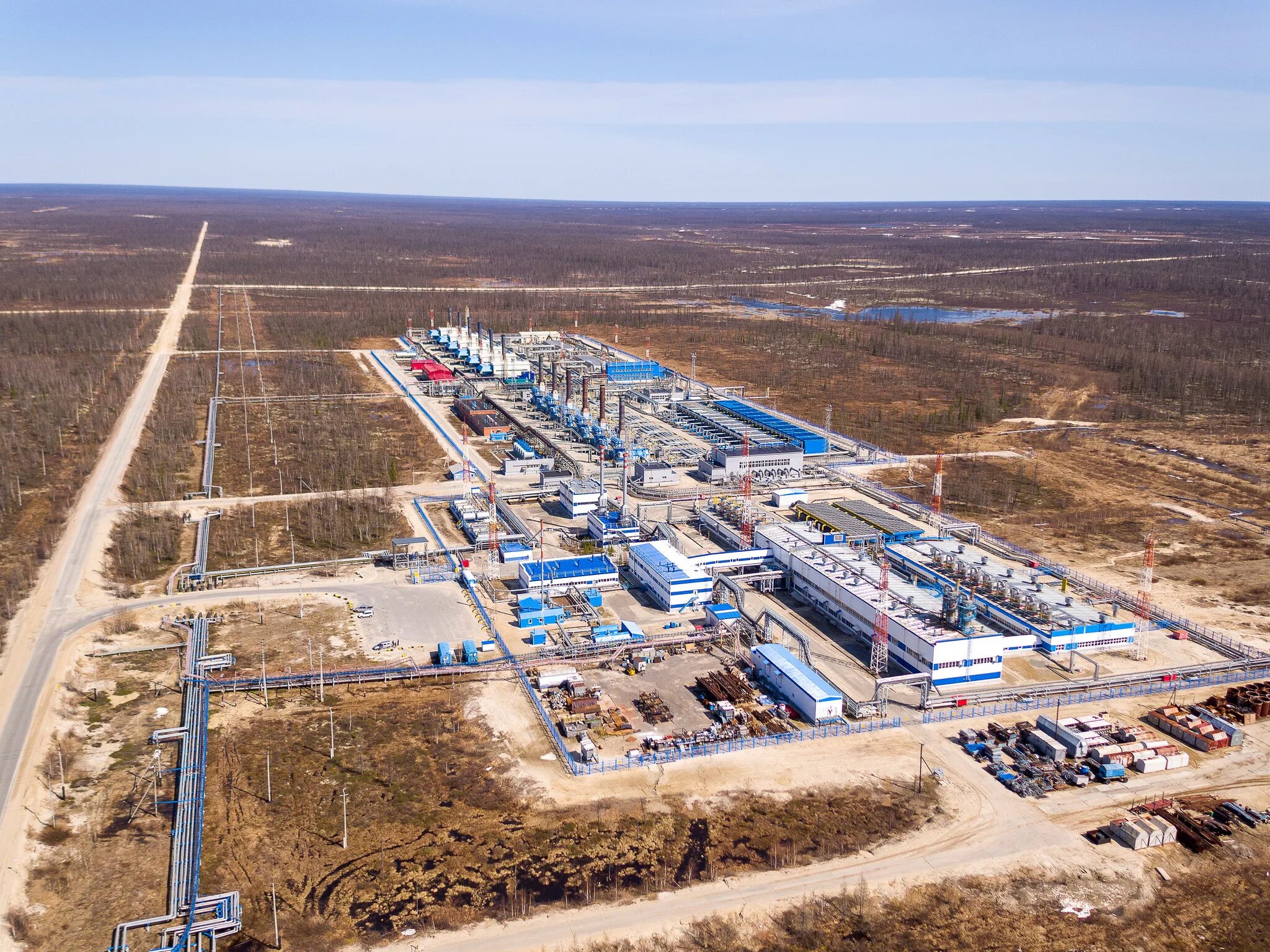 Дожимная компрессорная станция на укпг-11в ен-яхинского нгкм. Газовая надым. Газовая надым. Месторождение природного газа медвежье. Газовая надым.
