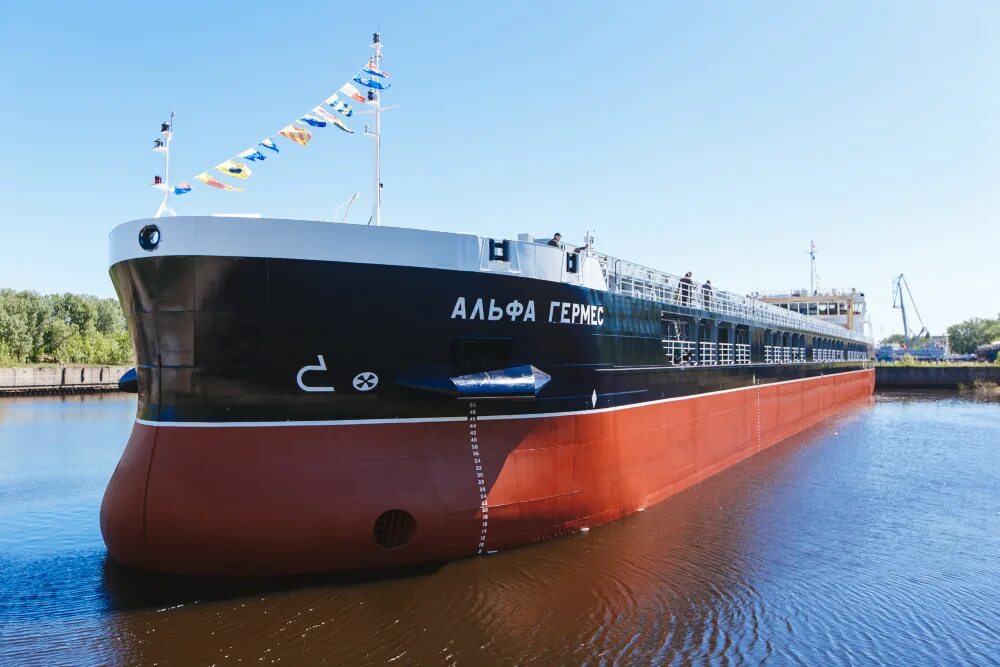 Тх сибирский 2119. Проект 576 сухогрузный теплоход. Омский теплоход сухогруз. Судно персей сухогруз. Теплоход волжский 10.