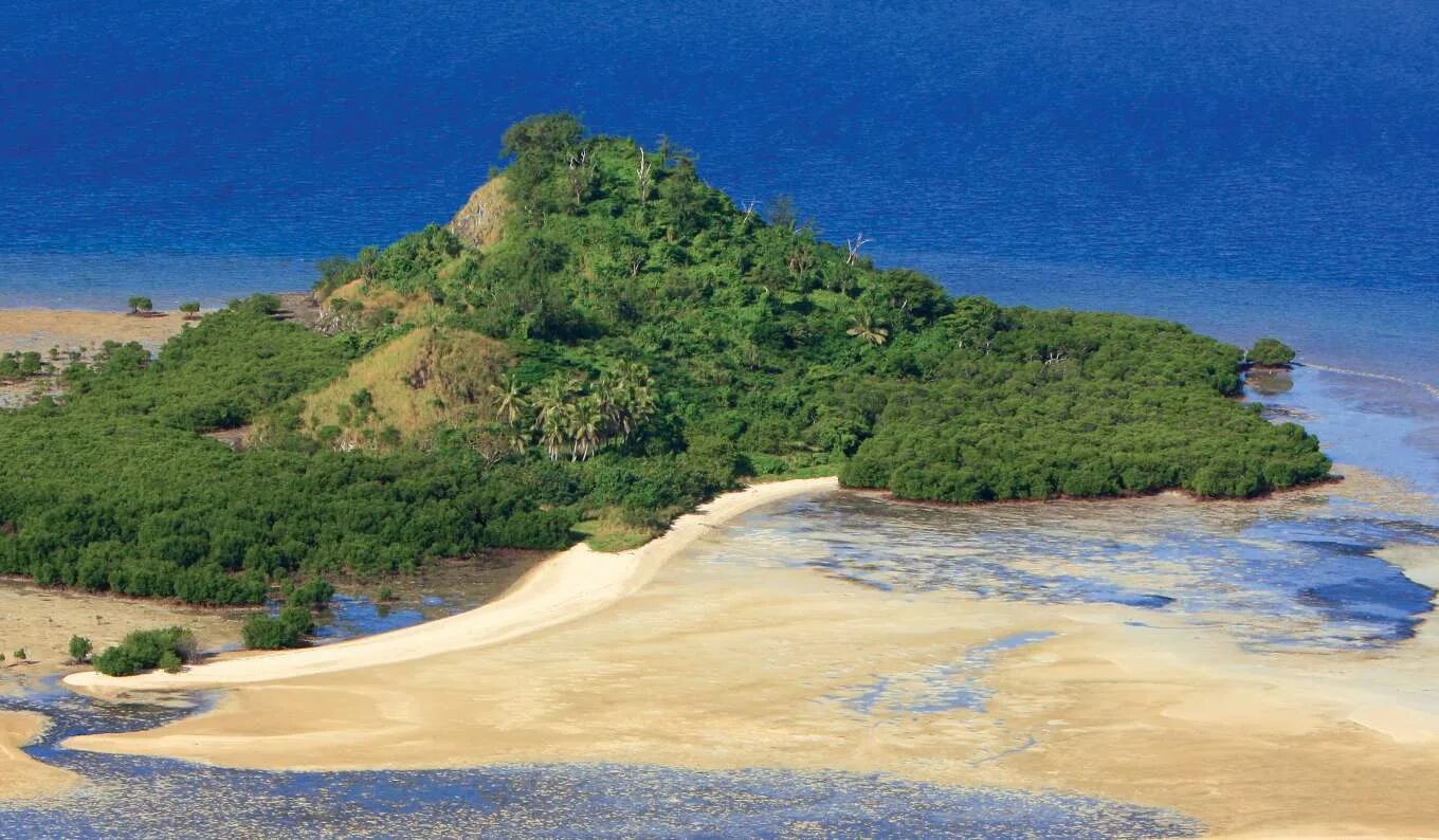 Остров крузо где. Остров Робинзона Крузо. Фиджи остров Робинзон Крузо. Фото Робинзона Крузо на острове. Робинзон на острове.