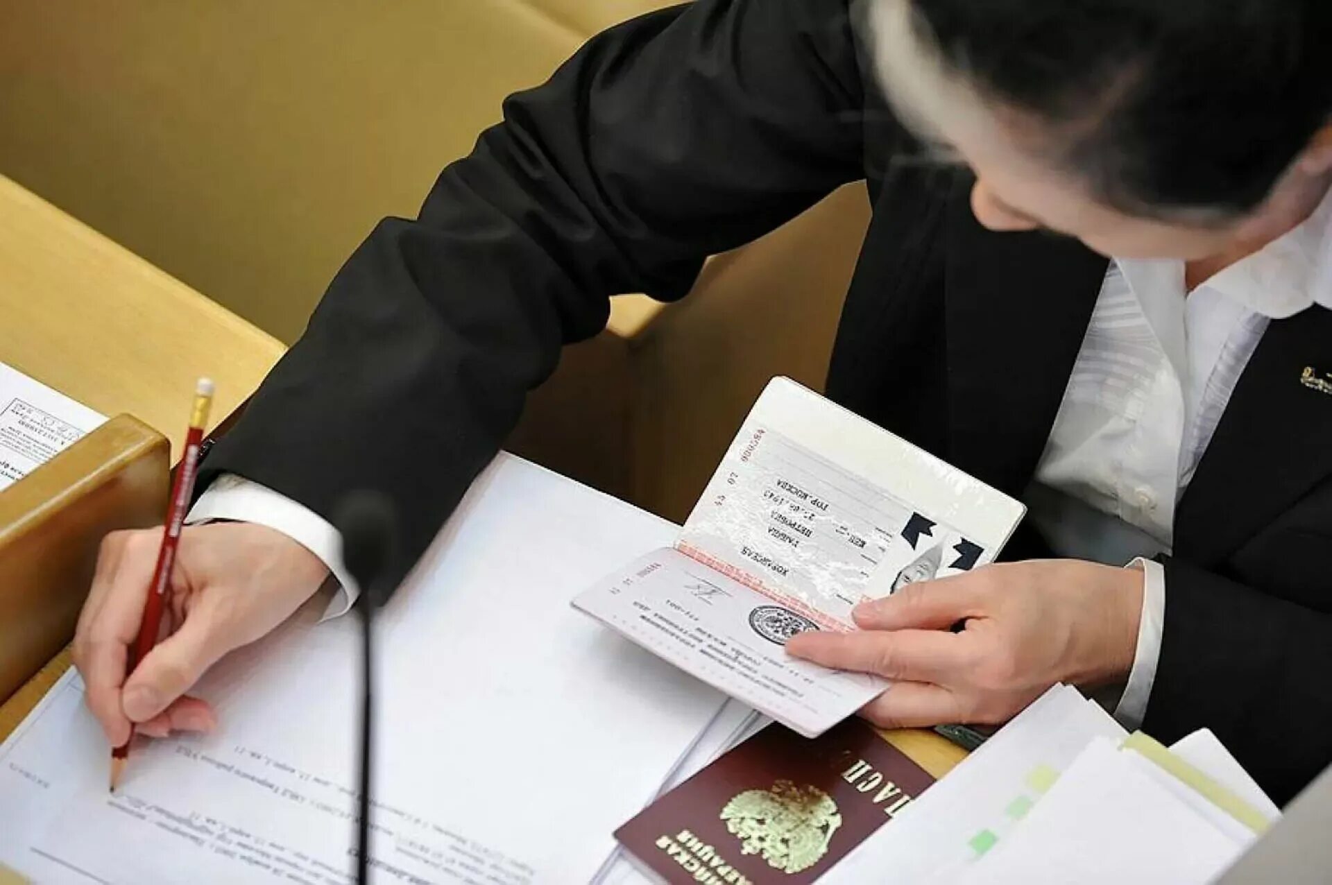Документы для регистрации граждан, нуждающихся в жилье,. Регистрация граждан в нежилых помещениях. Постановка на учет иностранного гражданина. Документы для регистрации граждан, нуждающихся в жилье,. О регистрации по месту пребывания закон.