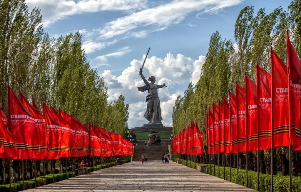 Картинки памятников великой. Памятник Победы Мамаев Курган. Памятник Родина-мать на Мамаевом Кургане. Мамаев Курган памятники СССР. Волгоград Обелиск Мамаев Курган.