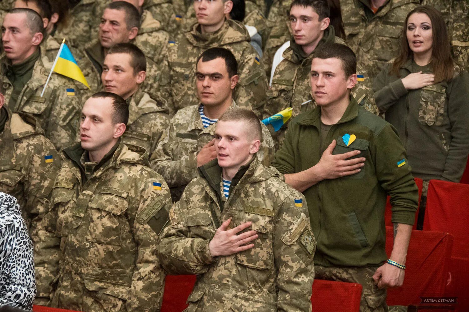 Герой украины. Медаль герой украины. Дмитрий коцюбайло зеленский. Сергей собко герой украины. Андрей ткачук всу.