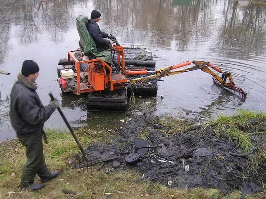 Очистка рек. Машина для очистки водоемов. Очистка озера. Чистить водоем