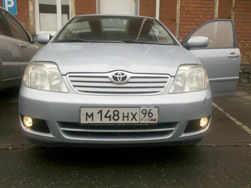 Противотуманные фары королла 120. Toyota Corolla 2006 противотуманки. Toyota Corolla e120 седан противотуманные. Тойота 120 кузов седан. Противотуманки Тойота Королла 120 кузов седан.