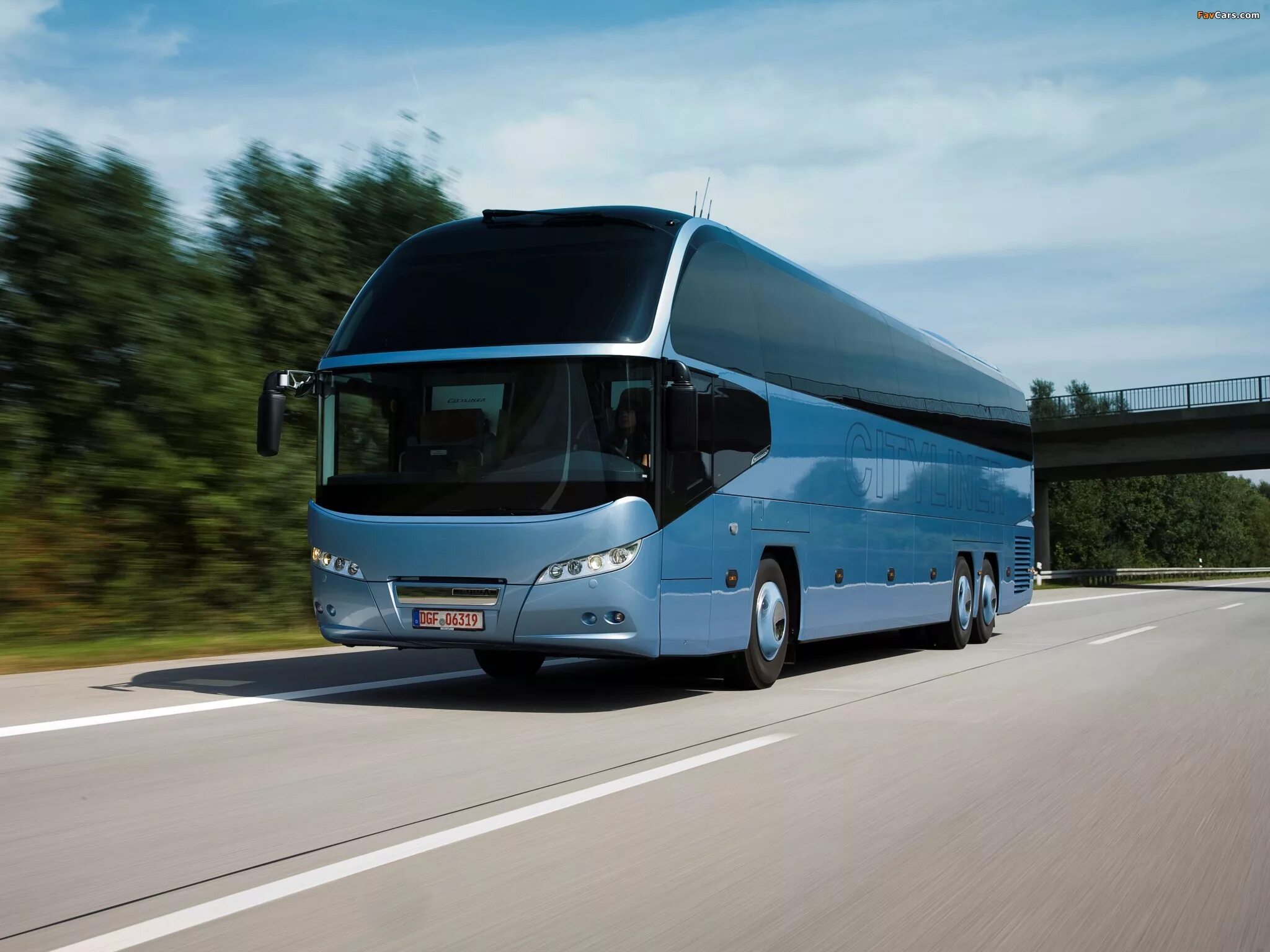 Междугородные пассажирские. Neoplan Mercedes. Неоплан Ситилайнер. Пассажирский автобус Неоплан. Автобус Неоплан Ситилайнер.