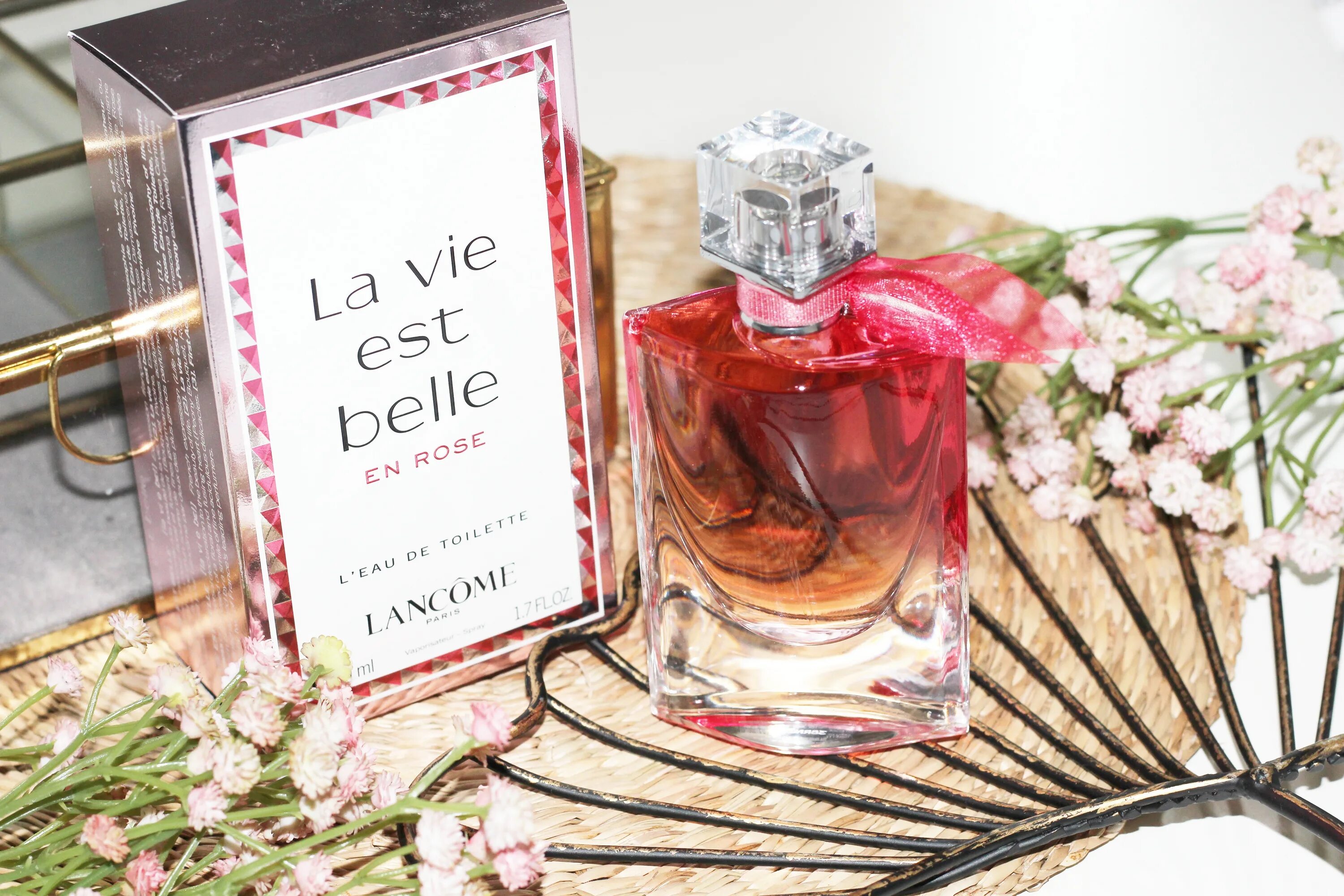 La vie est rose. La vie est Belle Rose Lancome. Тестер la vie est Belle en Rose. Духи la vie est Belle en Rose. Lancome. Lancome la vie est Belle en Rose EDT, 100 ml.