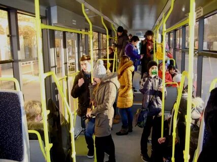 Сколько пассажиров стало в трамвае