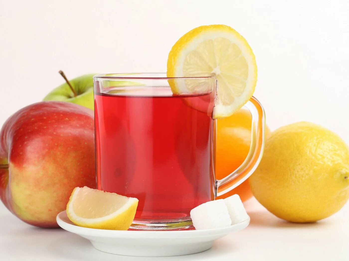 Фруктовый чай. Чай с лимоном. Чашки с фруктами для чая. Чай фруктовый в чашке. Apple cup