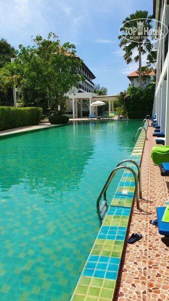 Холидей резорт пхукет. D varee mai khao beach resort. D varee jomtien beach пляж. Margarita international resort 3. Dvaree отель тайланд.