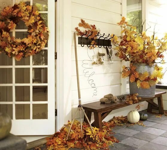 I'm likin' it... Fall thanksgiving decor, Fall leaf garland, Thanksgiving decora