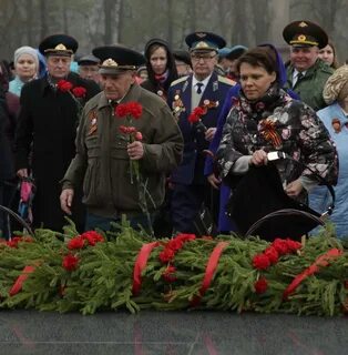 Церемония возложения цветов