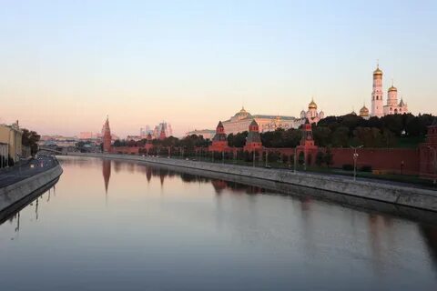 Утро стены древнего кремля