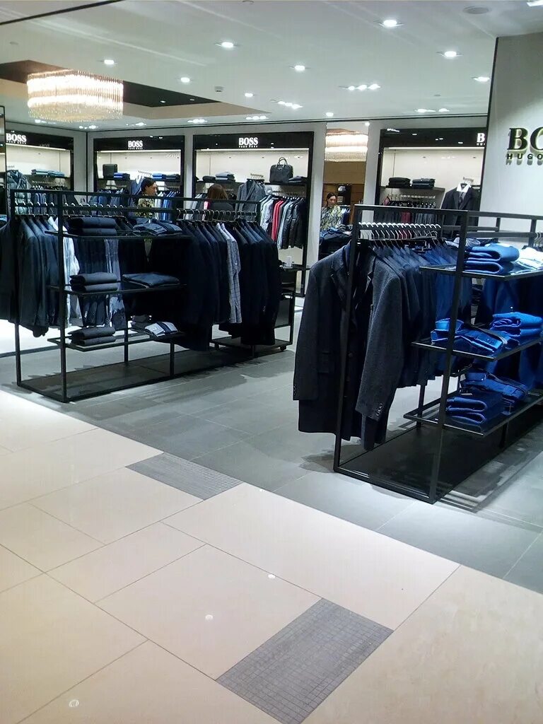 Бутик Hugo Boss в Москве. Магазин босс в Москве. Магазин Hugo Boss Россия. Магазин Хьюго босс на Ленинском. Bossy магазин