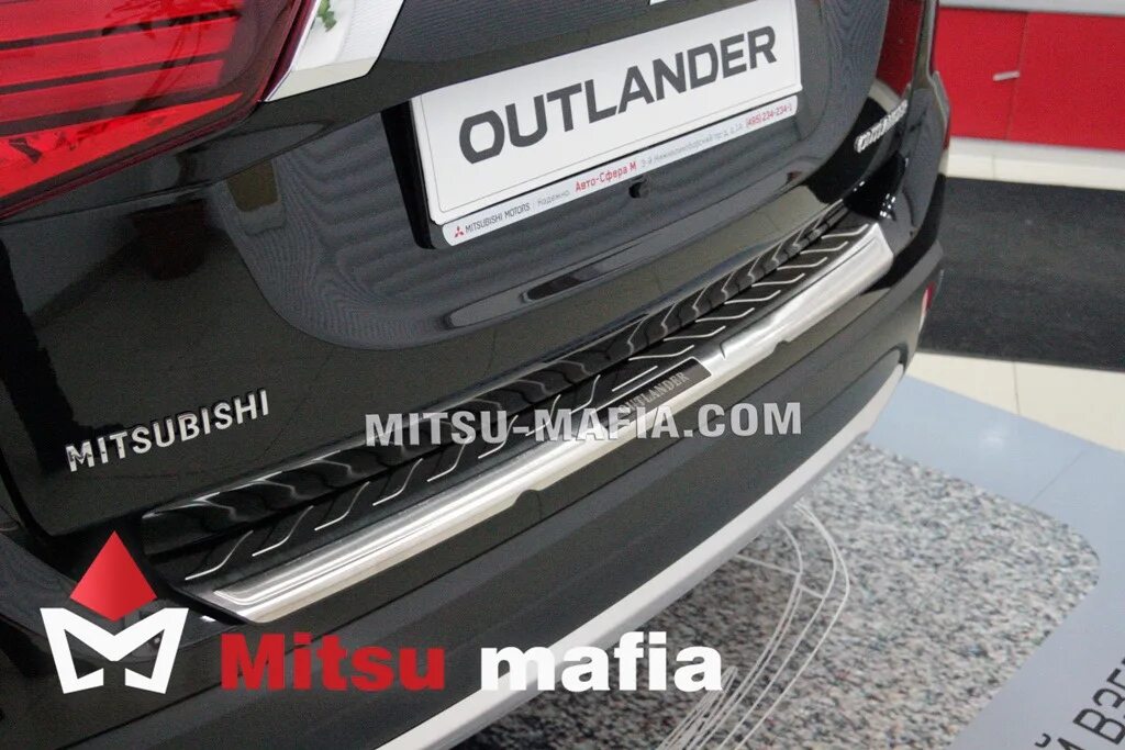 Mitsubishi Outlander 2021 накладка заднего бампера. Mitsubishi Outlander накладка на задний бампер 2018. Mitsubishi Outlander 3 накладки на бампер. Накладка на задний бампер Outlander 3 2015-2019.