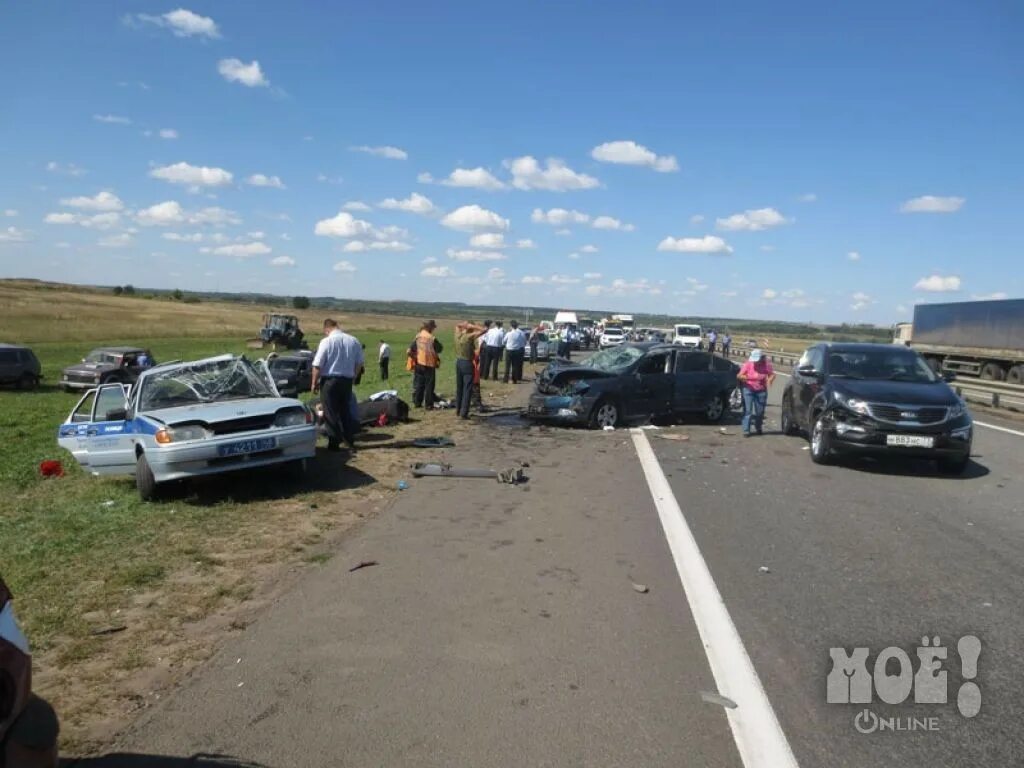 Чп в каневской. Тербуны Липецкая последние происшествия. ДТП вчера на Каневской трассе. Авария в Стародеревянковской сегодня на трассе. Аварии на трассе весной.