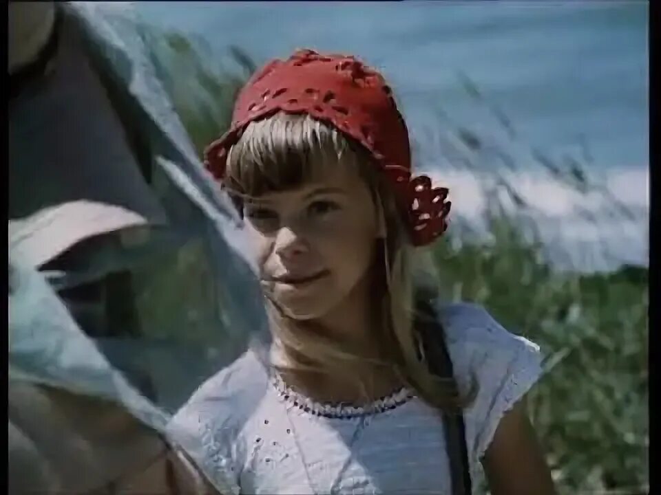 Ролик про красную. Ролик про красную. Красная шапочка 1977. Ролик про красную. Ролик про красную.