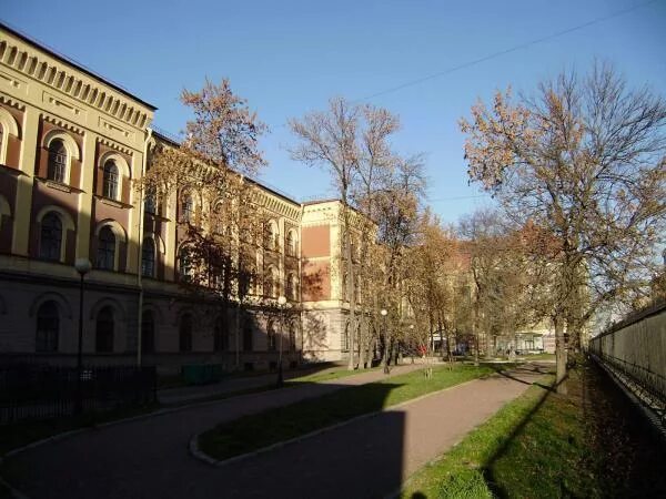 Гимназия 24 спб. 209 школа спб. 209 школа спб. Гимназия спб лестница. Гимназия 24 спб.