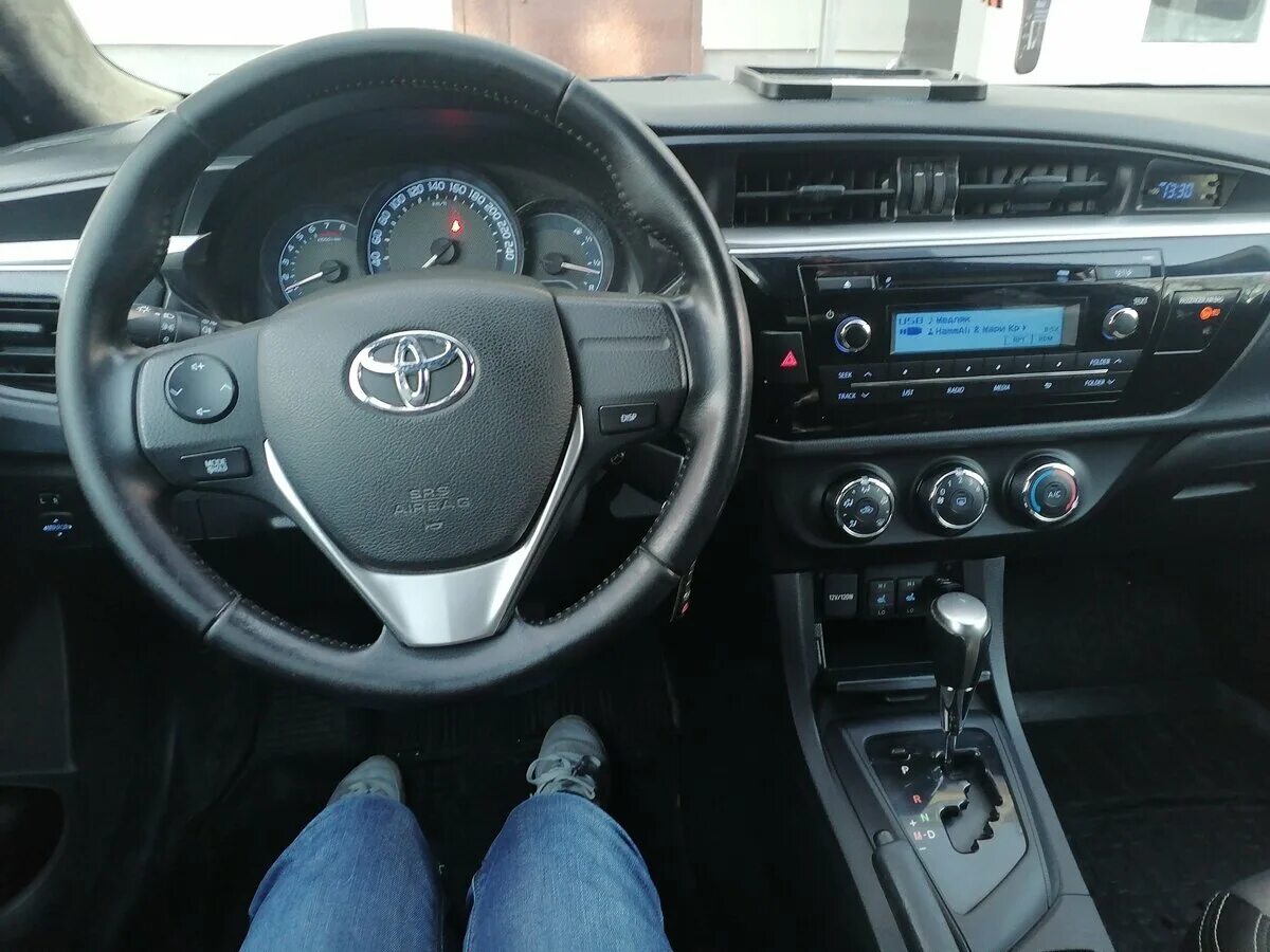 тойота королла 2014 года вариатор. тойота королла 2014г. тойота corolla 2015 белая. тойота королла 2014 год черная. королла 2013 е170.