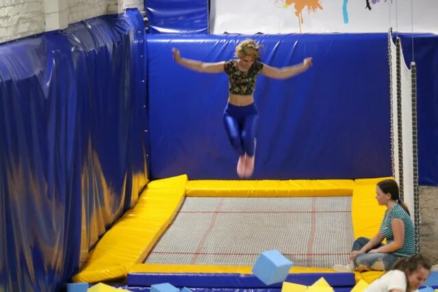 Батутный центр череповец победы 9 в череповце. Батутный центр череповец безымянная. Батутный центр гоголя 45 череповец. Батутный центр периметр череповец. Батутный центр rocket family череповец.