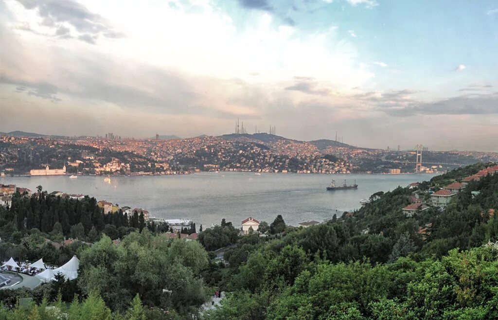 веб камера турция. камеры стамбула. камеры стамбула. пешеходная улица стамбула истикляль. бейоглу метро.