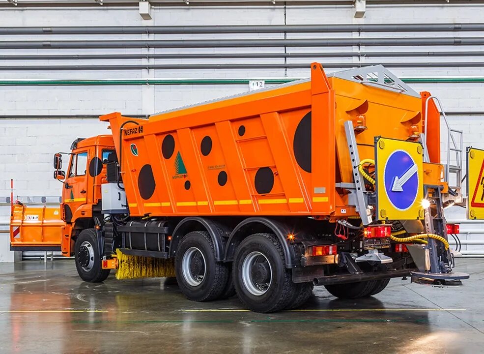 Камаз 65115 кдм меркатор. Российская дорожная служба. Камаз 43253 поливалка. Российская дорожная служба. Федеральная дорожная служба россии.