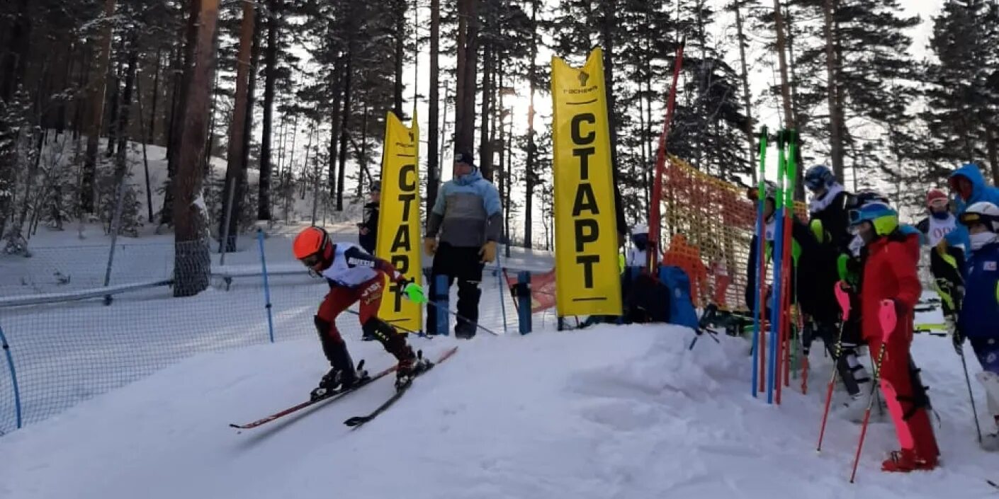 Купить лыжи в красноярске. Горнолыжники Красноярск. Соревнование по беговым лыжам Красноярск. Красноярск соревнования.