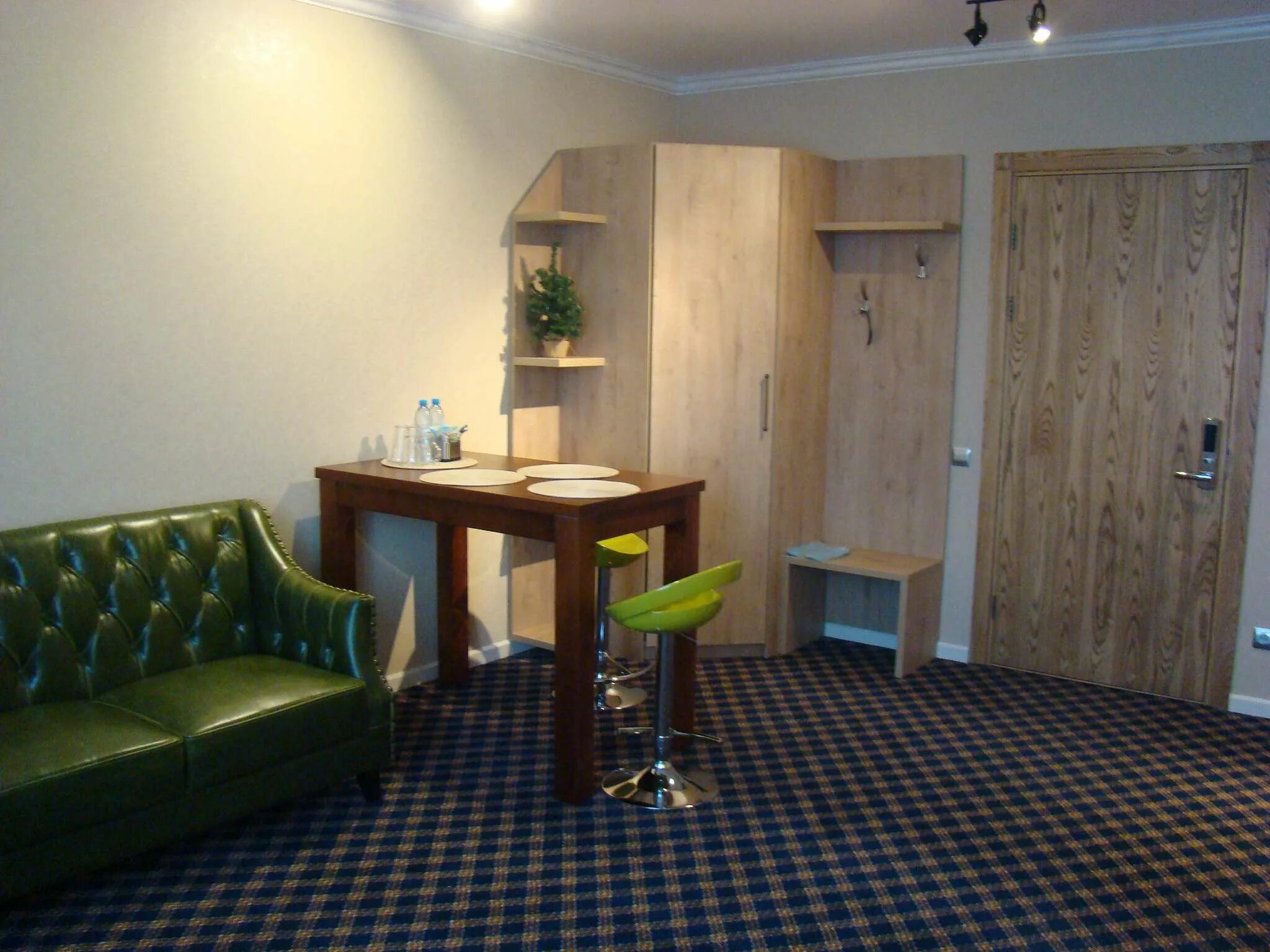 Гостиница вояж тюмень. Вояж печерск смоленск. Вояж придорожный комплекс. Кафе вояж боровое. Села вояж.